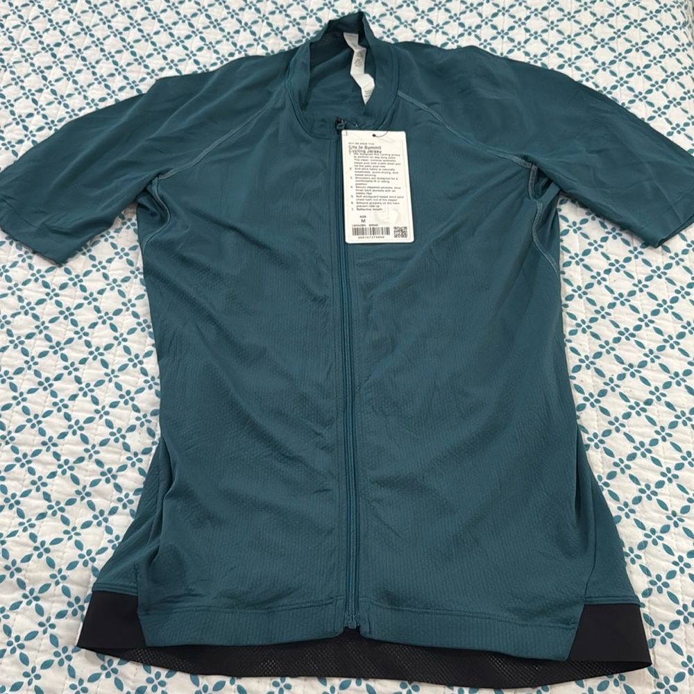 NEW Lululemonn cycling jersey never used